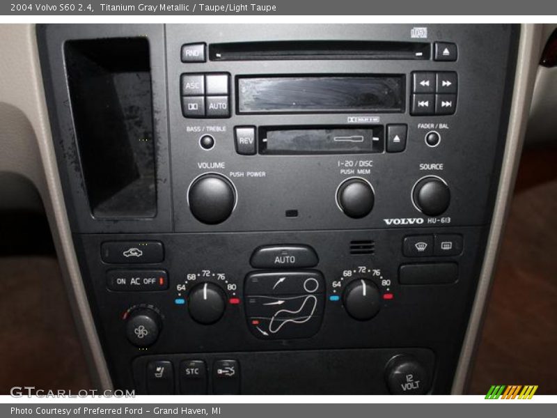 Titanium Gray Metallic / Taupe/Light Taupe 2004 Volvo S60 2.4