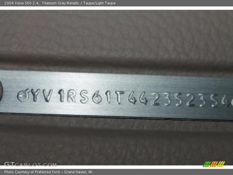 Titanium Gray Metallic / Taupe/Light Taupe 2004 Volvo S60 2.4