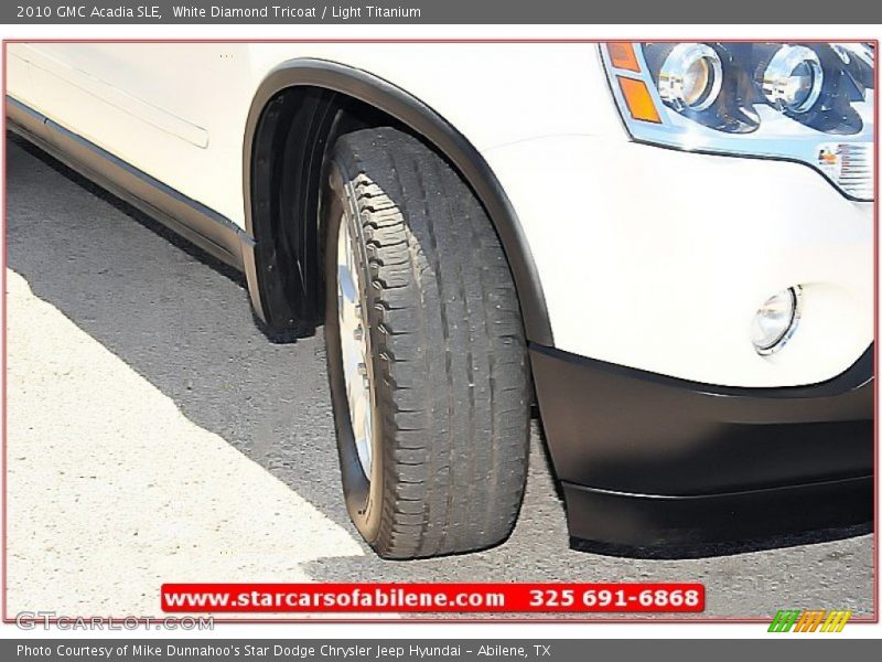White Diamond Tricoat / Light Titanium 2010 GMC Acadia SLE