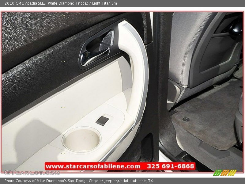 White Diamond Tricoat / Light Titanium 2010 GMC Acadia SLE