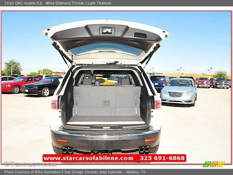 White Diamond Tricoat / Light Titanium 2010 GMC Acadia SLE