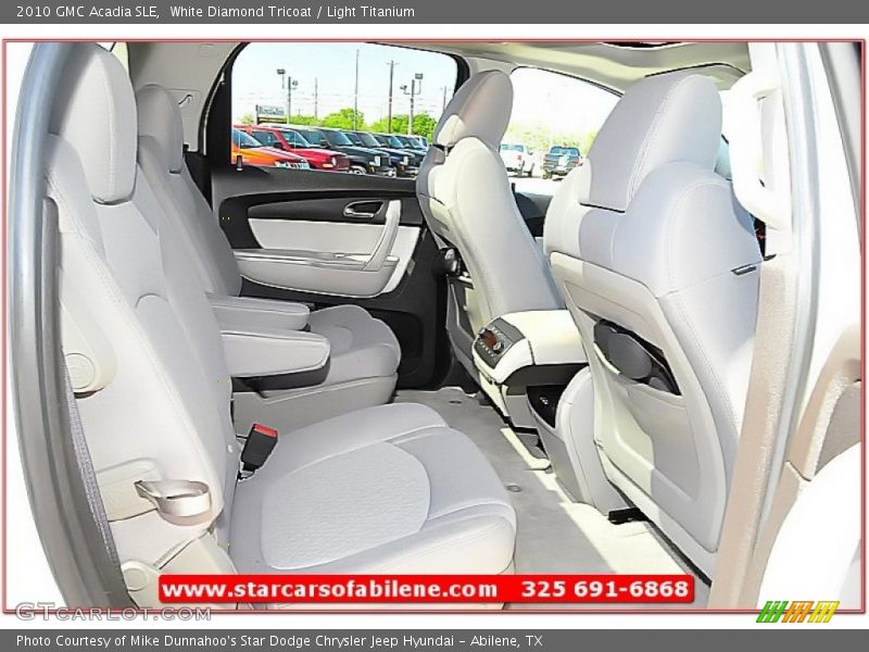 White Diamond Tricoat / Light Titanium 2010 GMC Acadia SLE