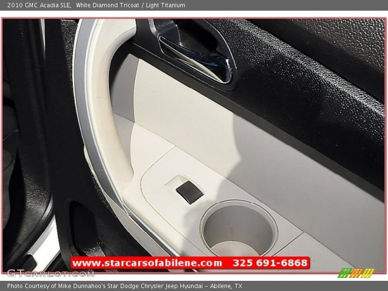 White Diamond Tricoat / Light Titanium 2010 GMC Acadia SLE