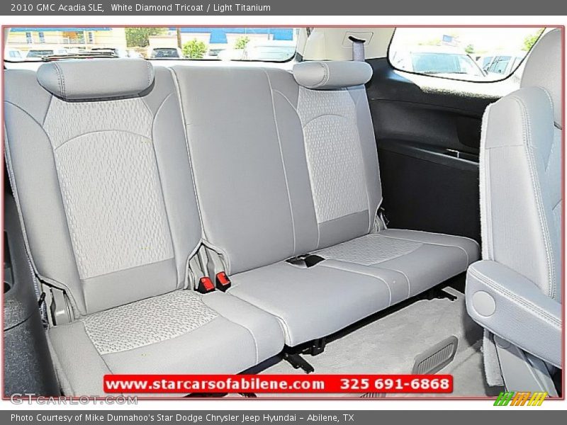 White Diamond Tricoat / Light Titanium 2010 GMC Acadia SLE