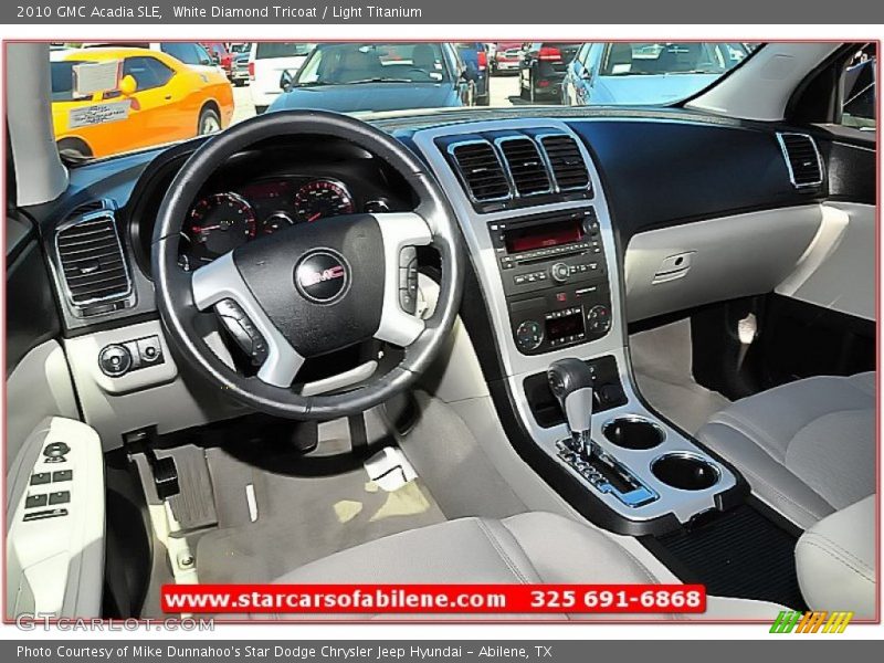White Diamond Tricoat / Light Titanium 2010 GMC Acadia SLE