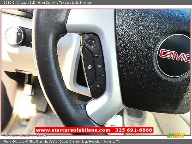 White Diamond Tricoat / Light Titanium 2010 GMC Acadia SLE