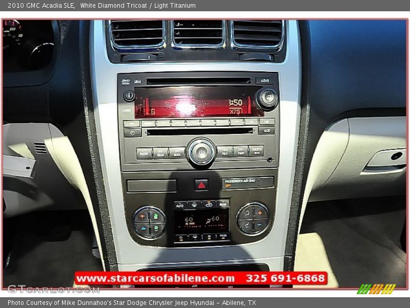 White Diamond Tricoat / Light Titanium 2010 GMC Acadia SLE