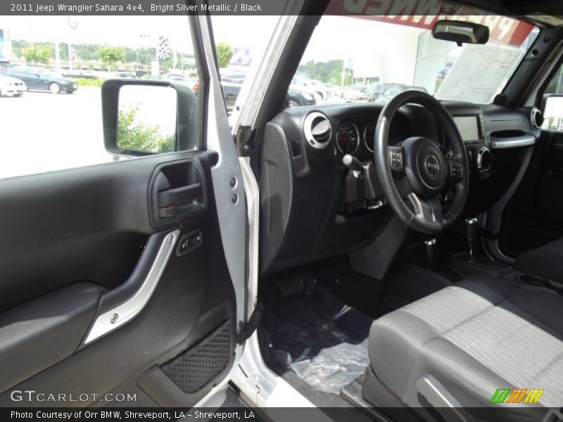 Bright Silver Metallic / Black 2011 Jeep Wrangler Sahara 4x4