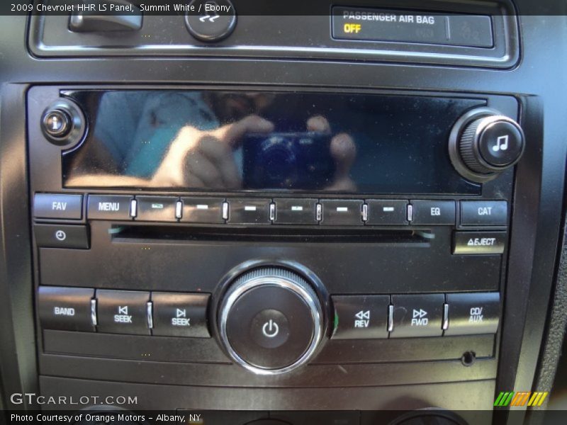 Summit White / Ebony 2009 Chevrolet HHR LS Panel