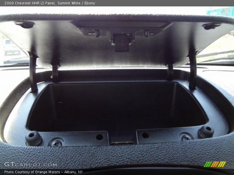 Summit White / Ebony 2009 Chevrolet HHR LS Panel