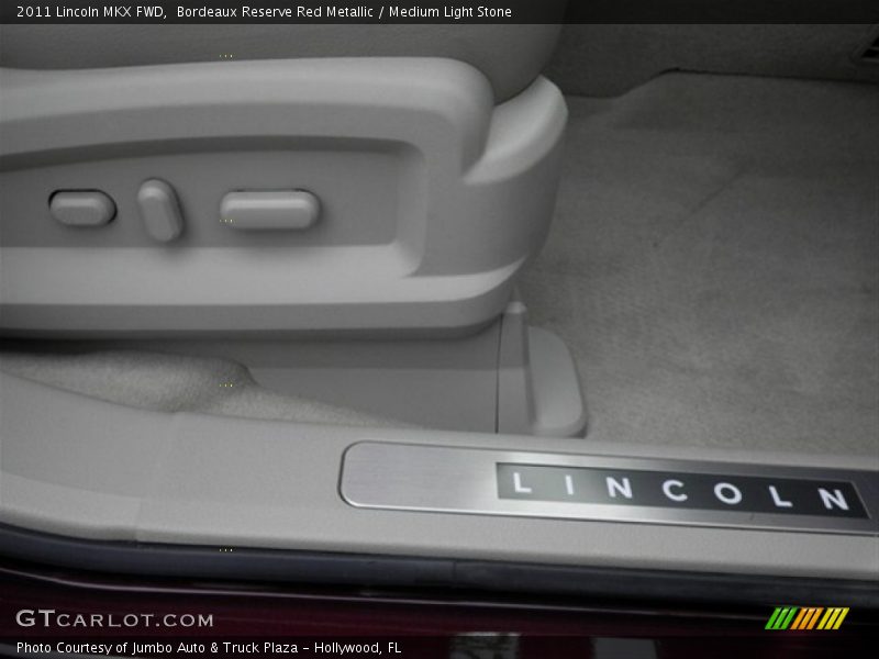 Bordeaux Reserve Red Metallic / Medium Light Stone 2011 Lincoln MKX FWD