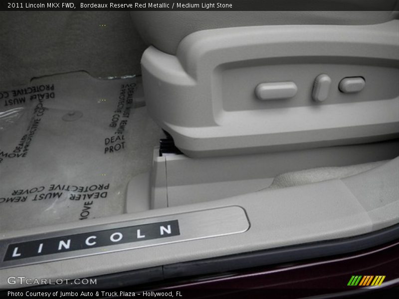 Bordeaux Reserve Red Metallic / Medium Light Stone 2011 Lincoln MKX FWD