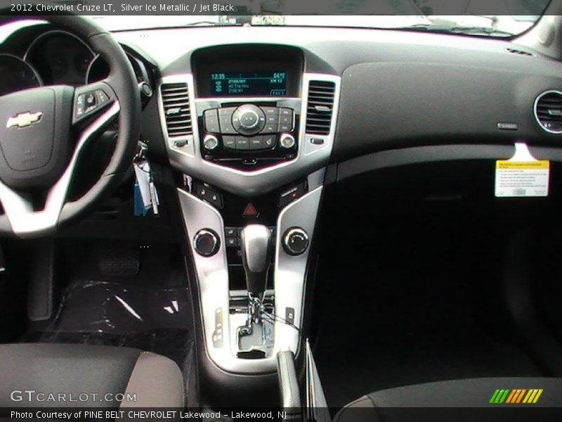 Silver Ice Metallic / Jet Black 2012 Chevrolet Cruze LT