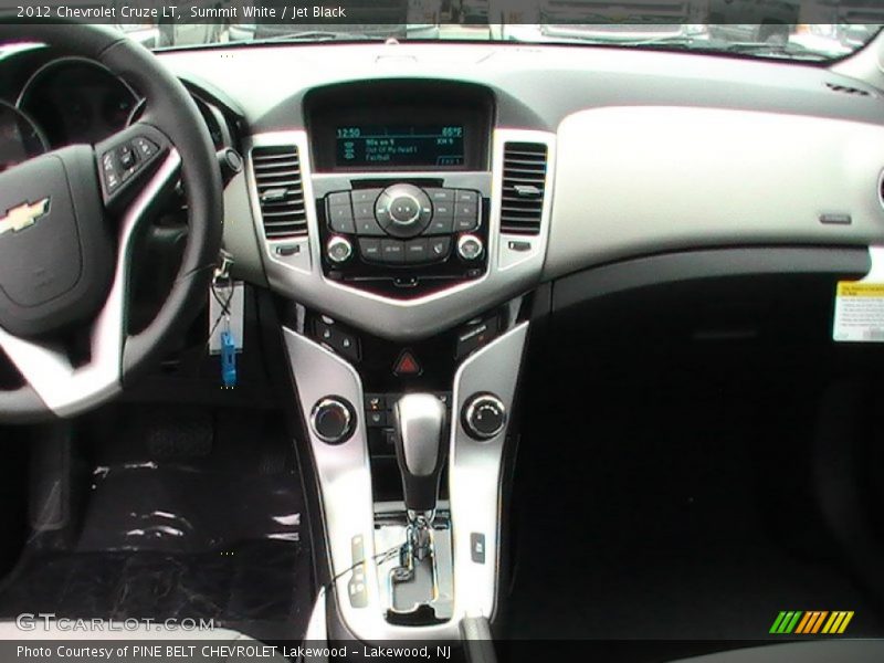 Summit White / Jet Black 2012 Chevrolet Cruze LT