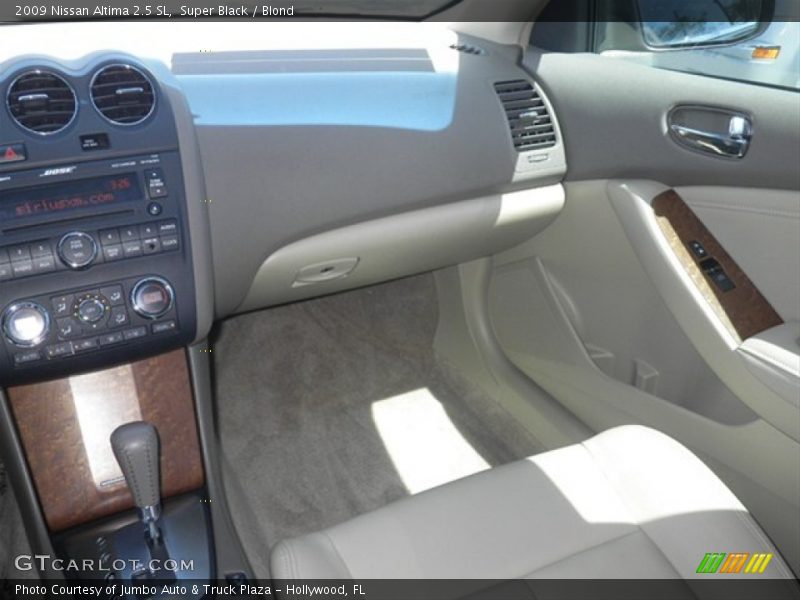 Super Black / Blond 2009 Nissan Altima 2.5 SL