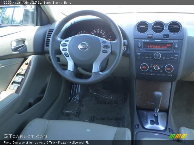 Super Black / Blond 2009 Nissan Altima 2.5 SL