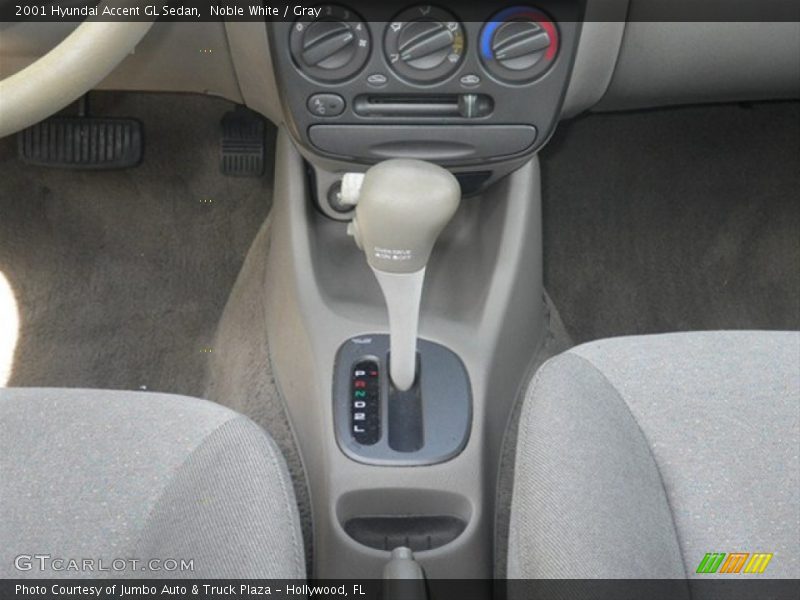Noble White / Gray 2001 Hyundai Accent GL Sedan