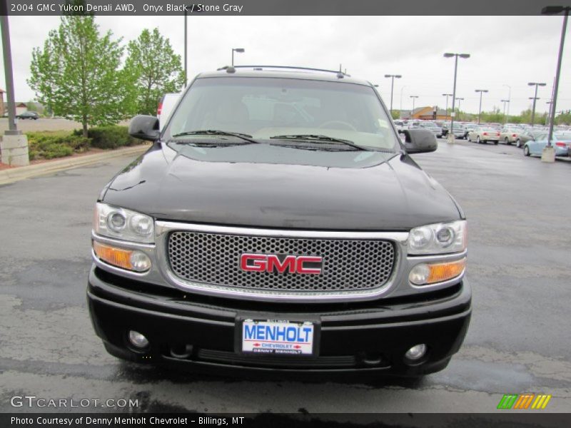 Onyx Black / Stone Gray 2004 GMC Yukon Denali AWD