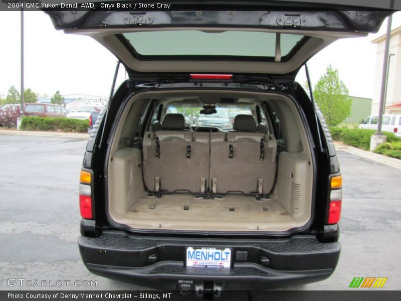 Onyx Black / Stone Gray 2004 GMC Yukon Denali AWD
