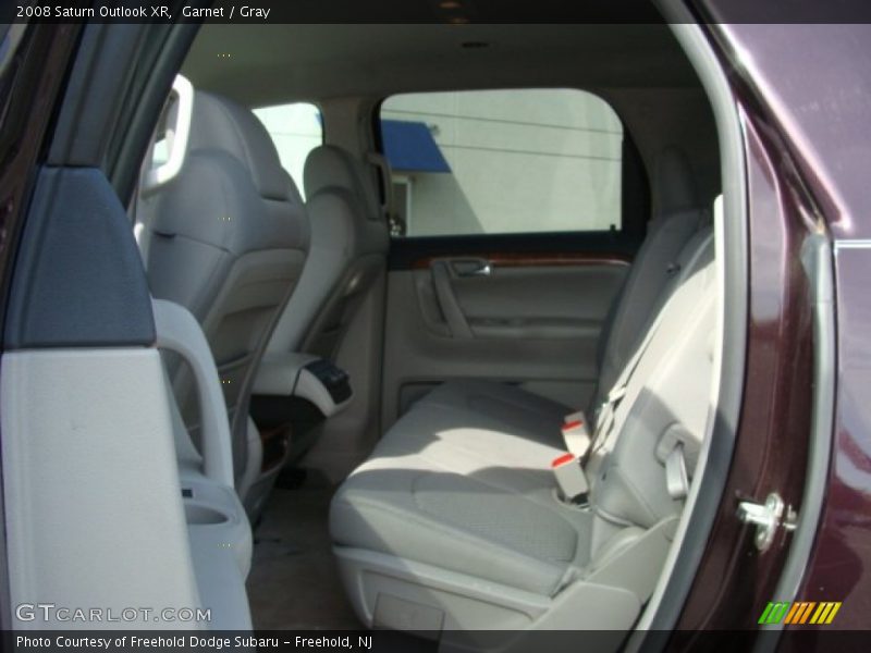 Garnet / Gray 2008 Saturn Outlook XR
