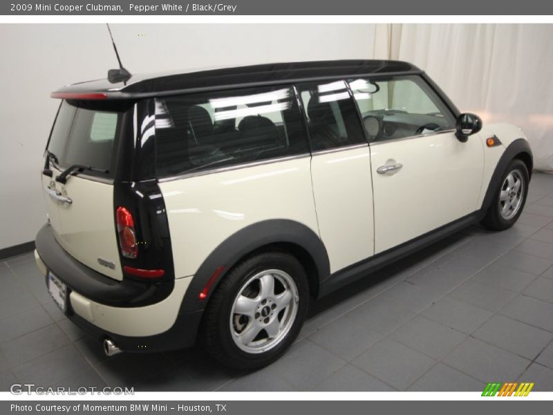 Pepper White / Black/Grey 2009 Mini Cooper Clubman