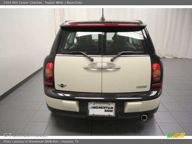 Pepper White / Black/Grey 2009 Mini Cooper Clubman