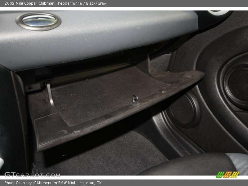Pepper White / Black/Grey 2009 Mini Cooper Clubman