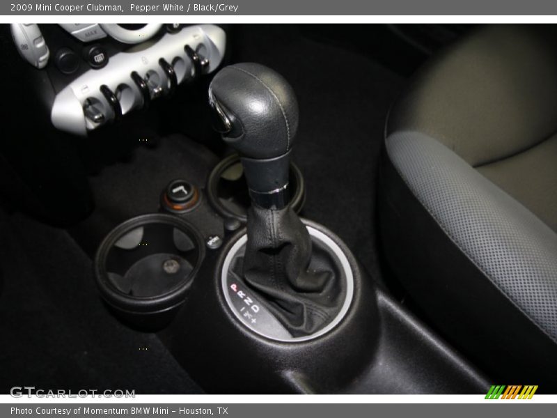 Pepper White / Black/Grey 2009 Mini Cooper Clubman