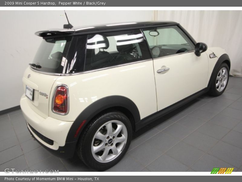 Pepper White / Black/Grey 2009 Mini Cooper S Hardtop