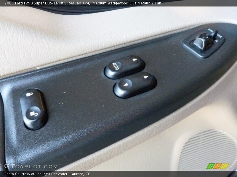 Medium Wedgewood Blue Metallic / Tan 2005 Ford F250 Super Duty Lariat SuperCab 4x4