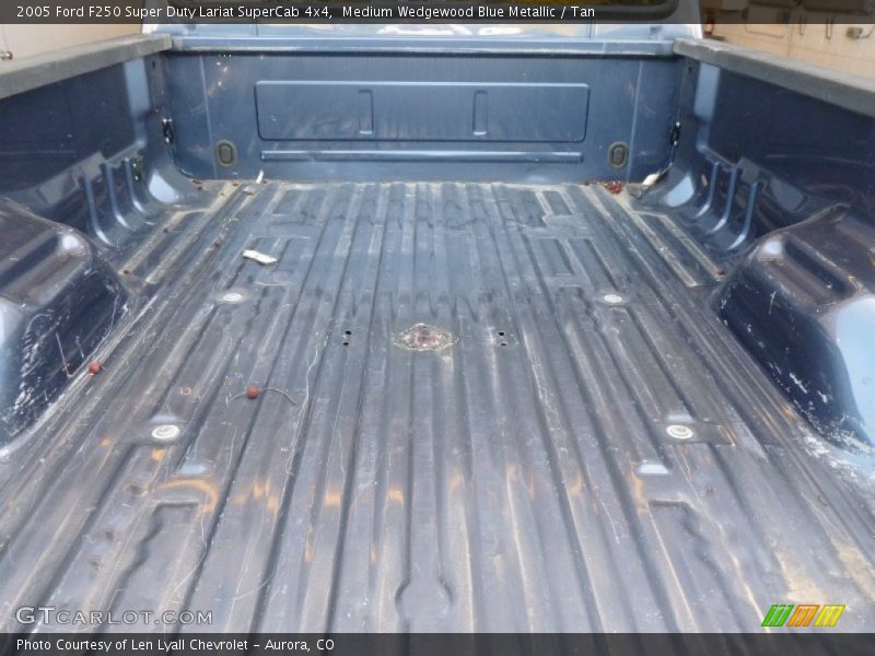 Medium Wedgewood Blue Metallic / Tan 2005 Ford F250 Super Duty Lariat SuperCab 4x4