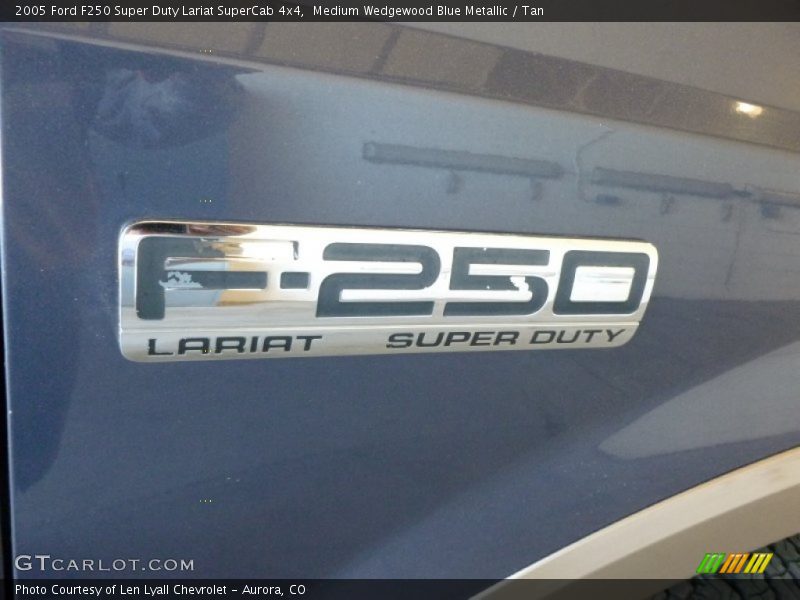 Medium Wedgewood Blue Metallic / Tan 2005 Ford F250 Super Duty Lariat SuperCab 4x4