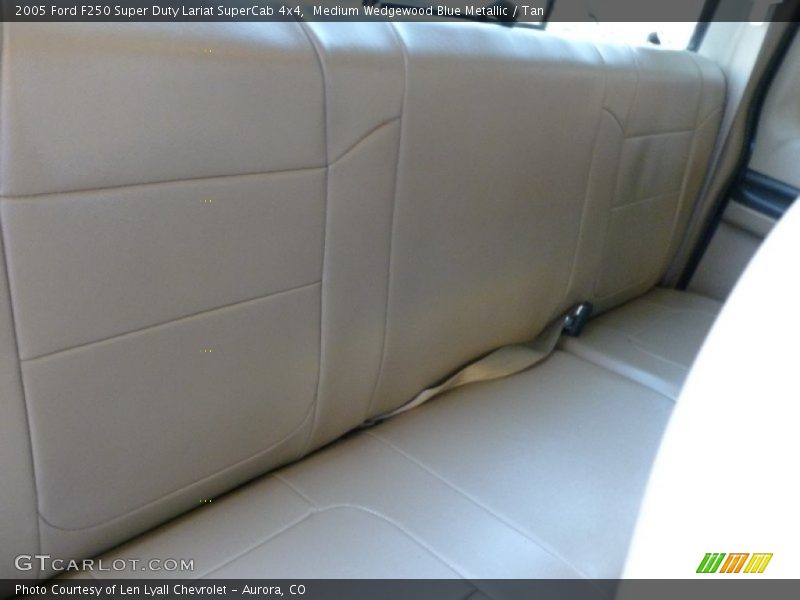 Medium Wedgewood Blue Metallic / Tan 2005 Ford F250 Super Duty Lariat SuperCab 4x4