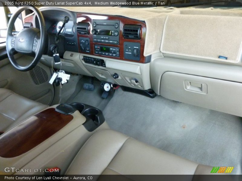 Medium Wedgewood Blue Metallic / Tan 2005 Ford F250 Super Duty Lariat SuperCab 4x4