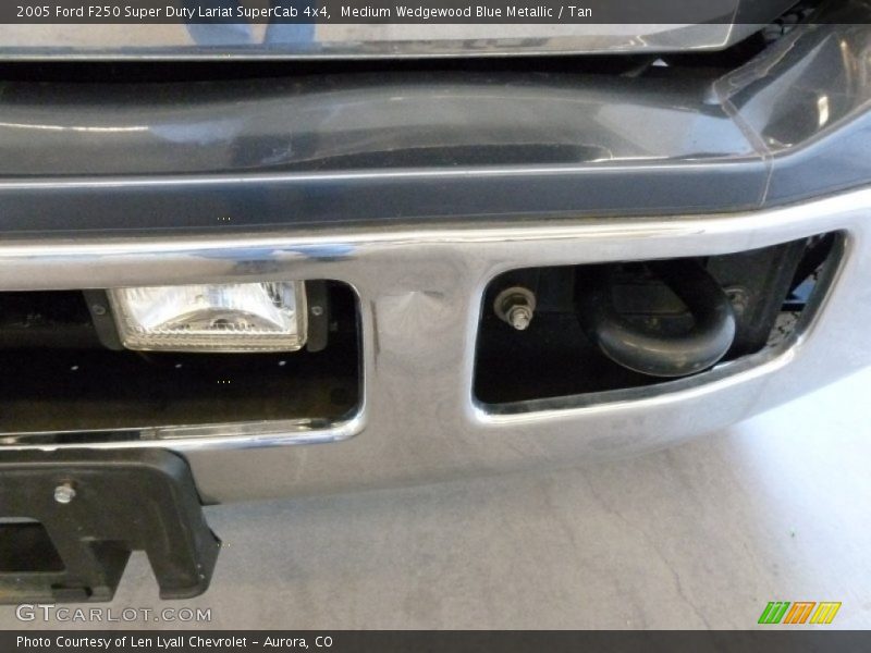 Medium Wedgewood Blue Metallic / Tan 2005 Ford F250 Super Duty Lariat SuperCab 4x4
