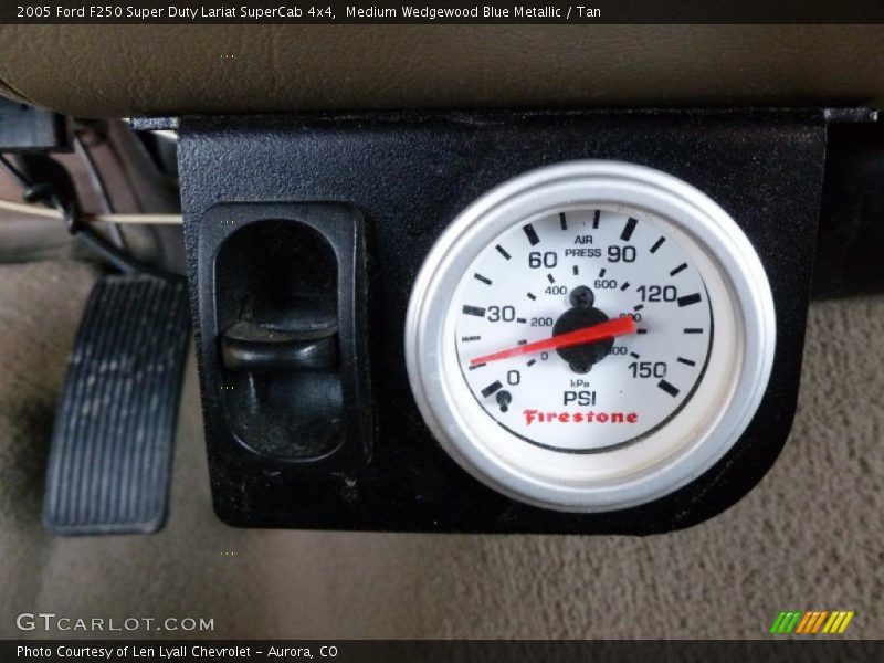 Medium Wedgewood Blue Metallic / Tan 2005 Ford F250 Super Duty Lariat SuperCab 4x4