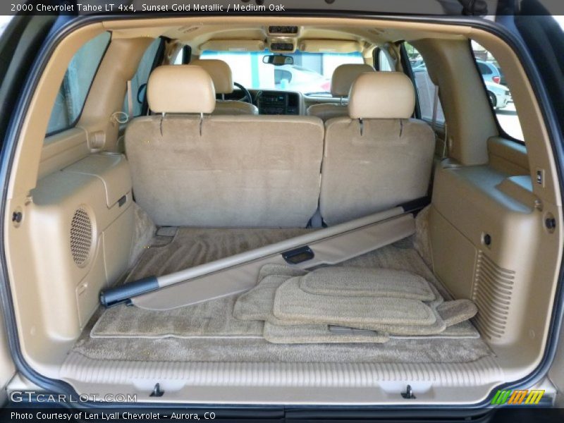 Sunset Gold Metallic / Medium Oak 2000 Chevrolet Tahoe LT 4x4