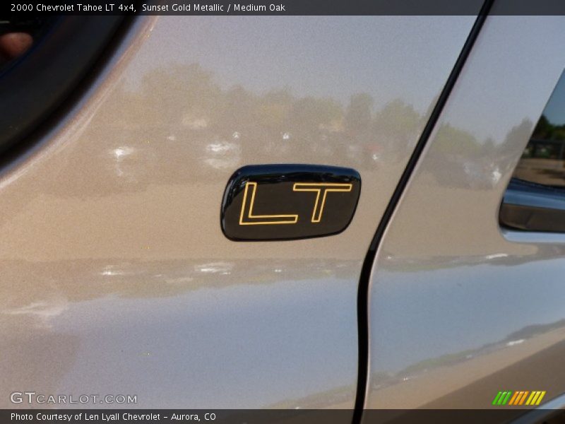 Sunset Gold Metallic / Medium Oak 2000 Chevrolet Tahoe LT 4x4