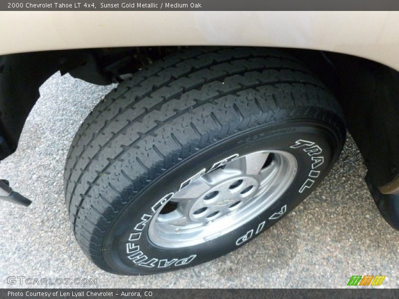 Sunset Gold Metallic / Medium Oak 2000 Chevrolet Tahoe LT 4x4