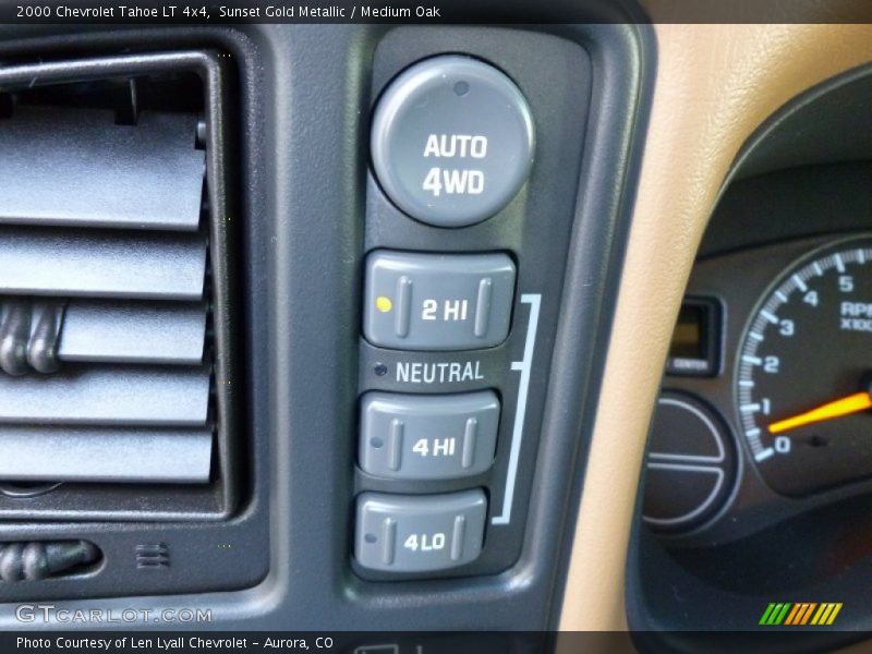 Sunset Gold Metallic / Medium Oak 2000 Chevrolet Tahoe LT 4x4