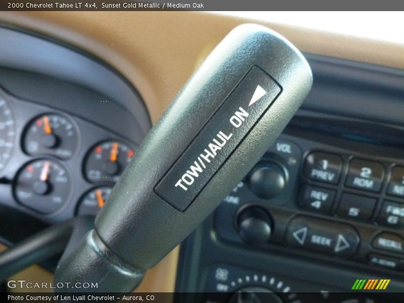 Sunset Gold Metallic / Medium Oak 2000 Chevrolet Tahoe LT 4x4