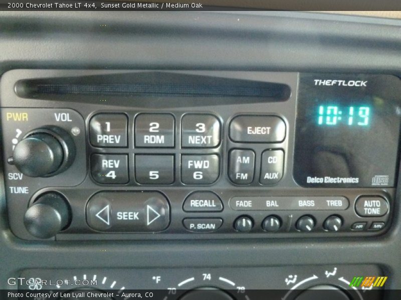 Sunset Gold Metallic / Medium Oak 2000 Chevrolet Tahoe LT 4x4