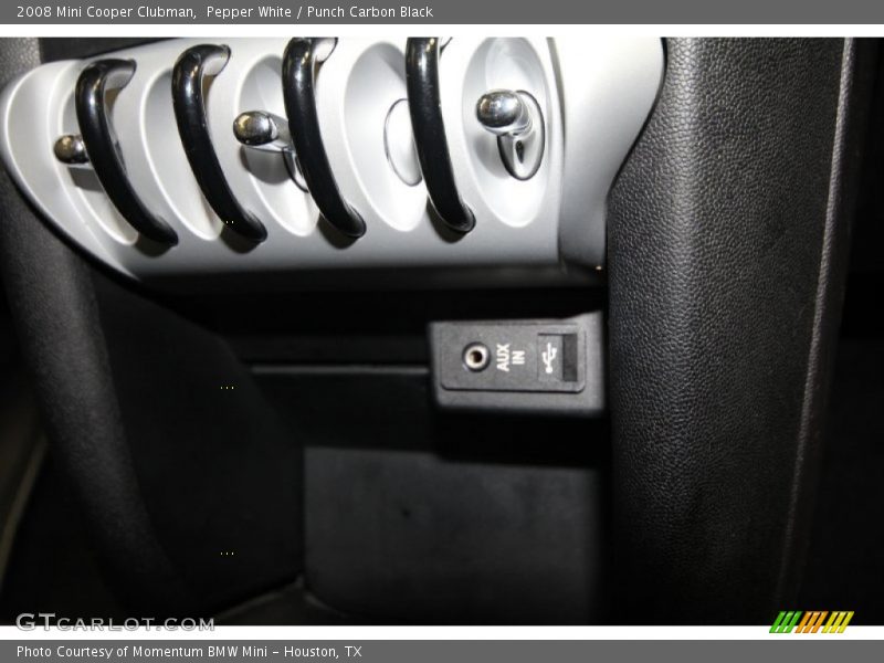 Pepper White / Punch Carbon Black 2008 Mini Cooper Clubman