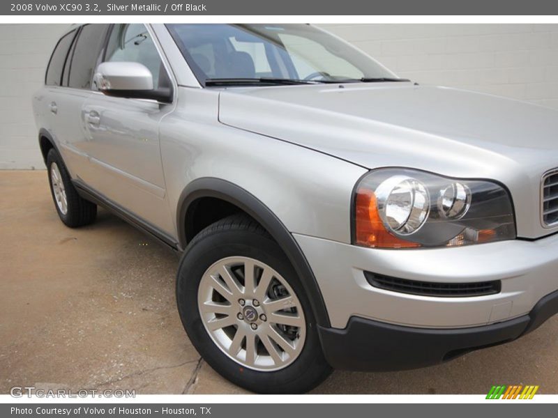 Silver Metallic / Off Black 2008 Volvo XC90 3.2