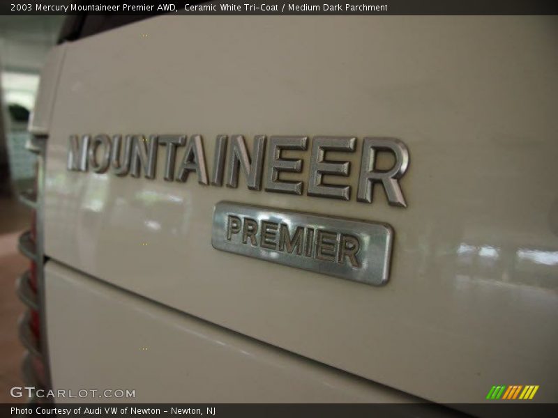 Ceramic White Tri-Coat / Medium Dark Parchment 2003 Mercury Mountaineer Premier AWD