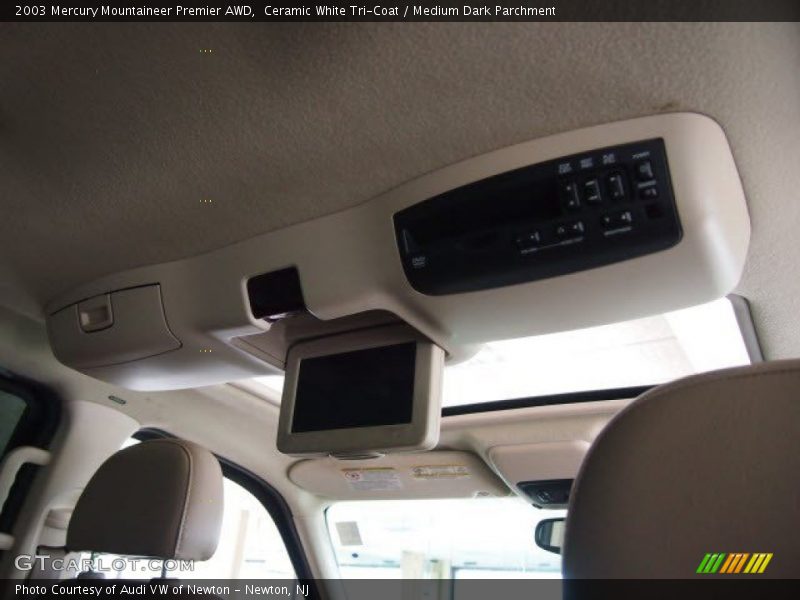 Ceramic White Tri-Coat / Medium Dark Parchment 2003 Mercury Mountaineer Premier AWD
