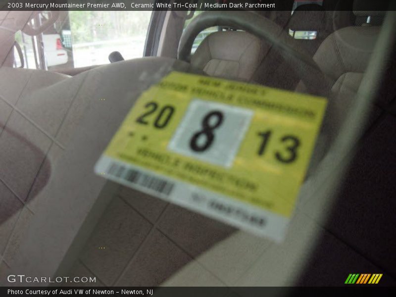 Ceramic White Tri-Coat / Medium Dark Parchment 2003 Mercury Mountaineer Premier AWD