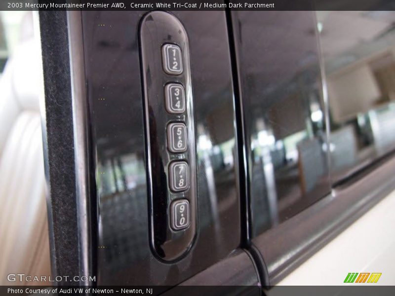 Ceramic White Tri-Coat / Medium Dark Parchment 2003 Mercury Mountaineer Premier AWD