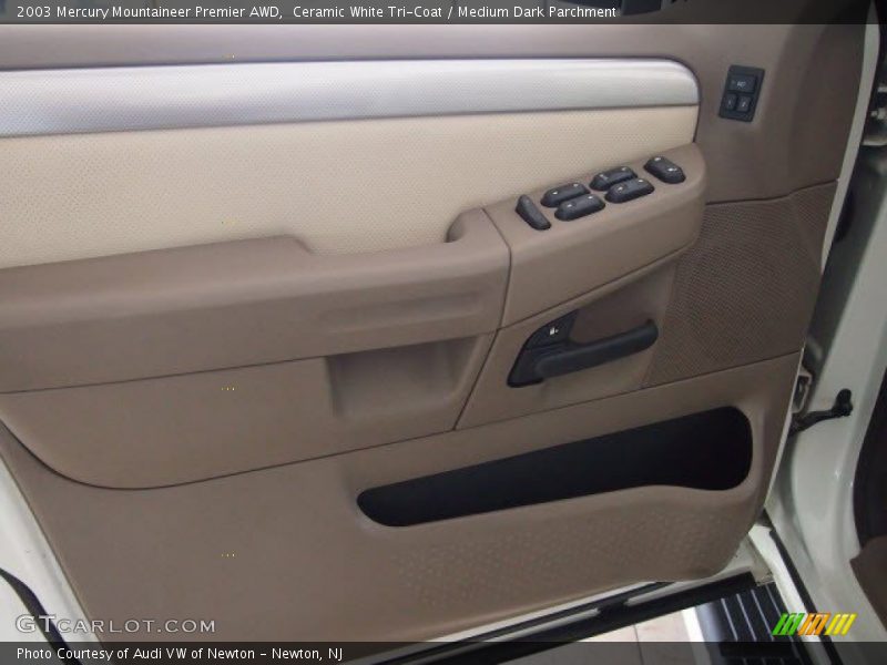 Ceramic White Tri-Coat / Medium Dark Parchment 2003 Mercury Mountaineer Premier AWD