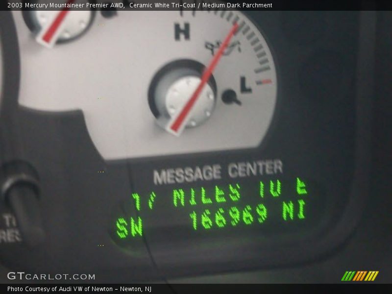 Ceramic White Tri-Coat / Medium Dark Parchment 2003 Mercury Mountaineer Premier AWD